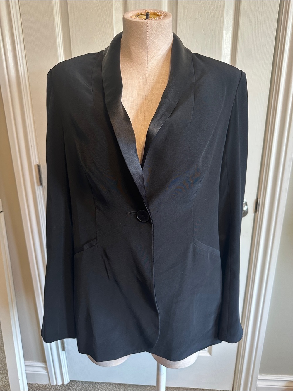 Linda Lundstrom Black Blazer tuxedo style